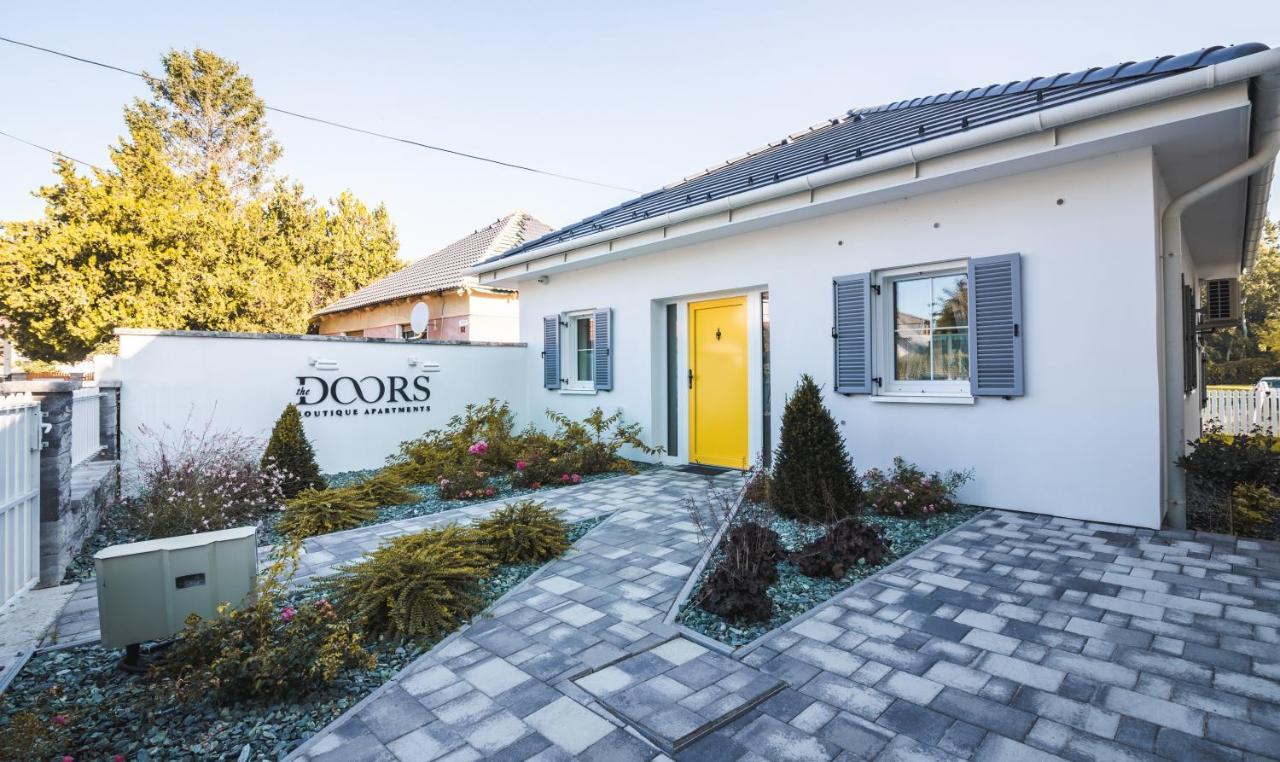 The Doors Boutique Apartments Mosonmagyaróvár Exterior foto